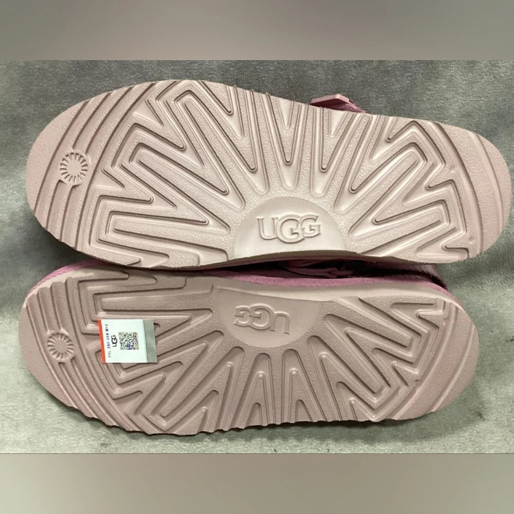 UGG Goldenstar Kids Slip-On Slippers Big Kids' Size 4 NWOT